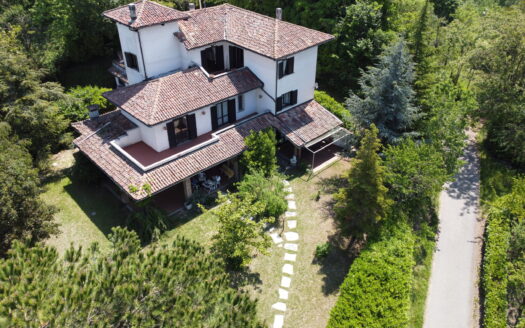 Villa para cuatro familias en las colinas de la Unesco |||||||||