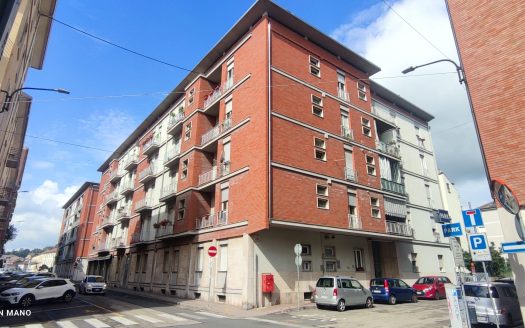 Asti apartment for sale adjacent to the Court